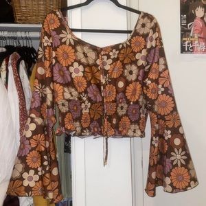 70s print bell sleeve crop top
